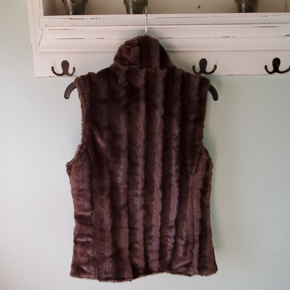 Private Quarters Faux Mink Vest - Picture 2 of 6